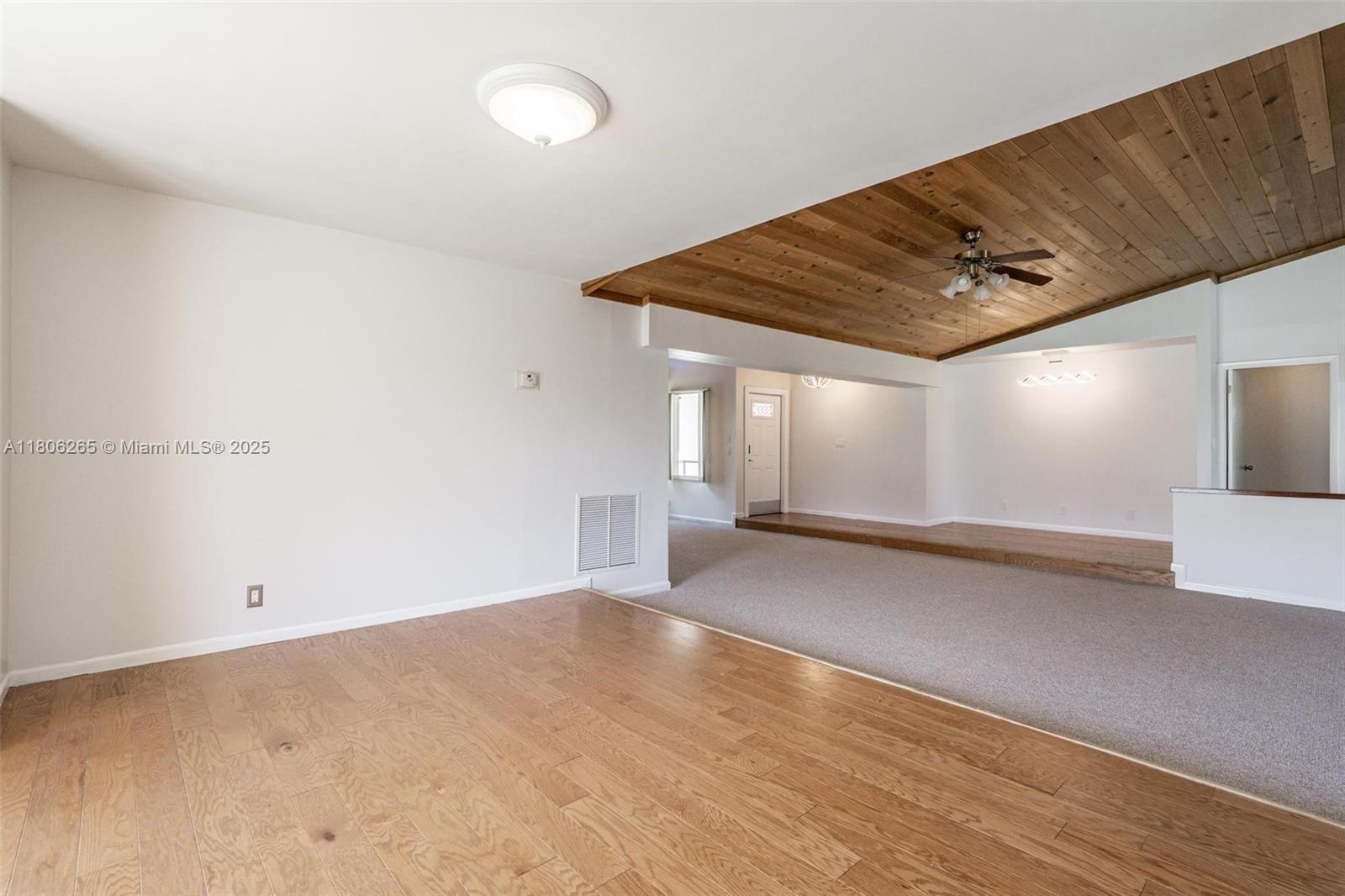 OAK WOOD - Residential
