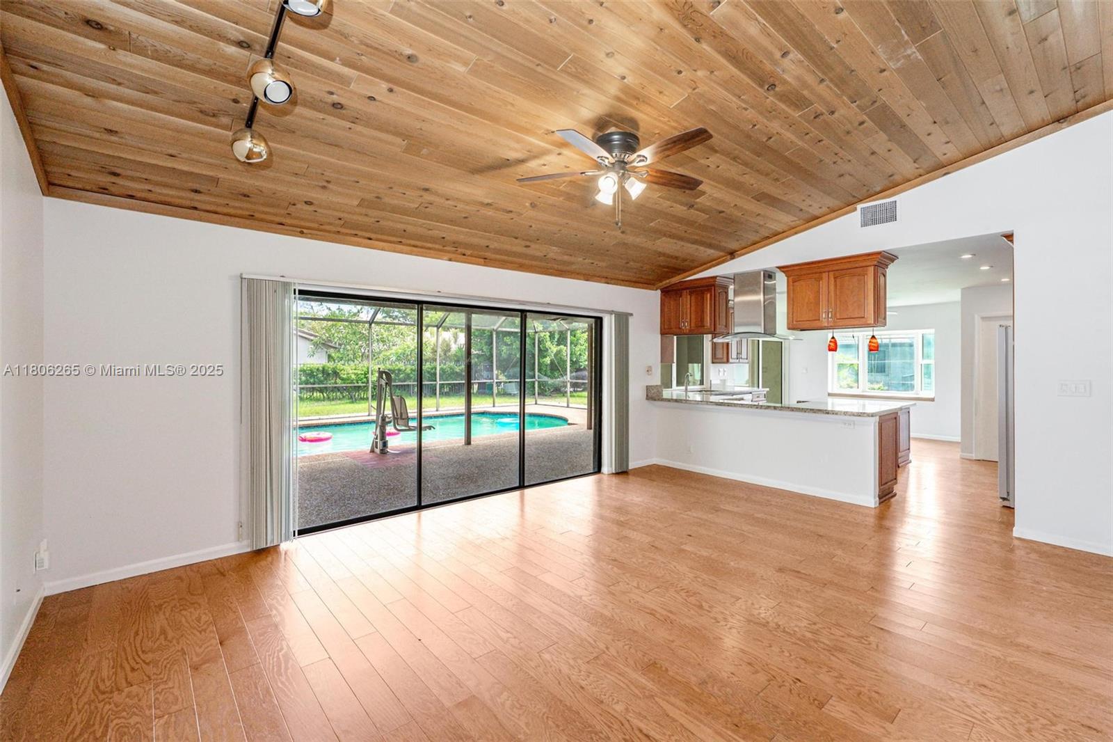 OAK WOOD - Residential