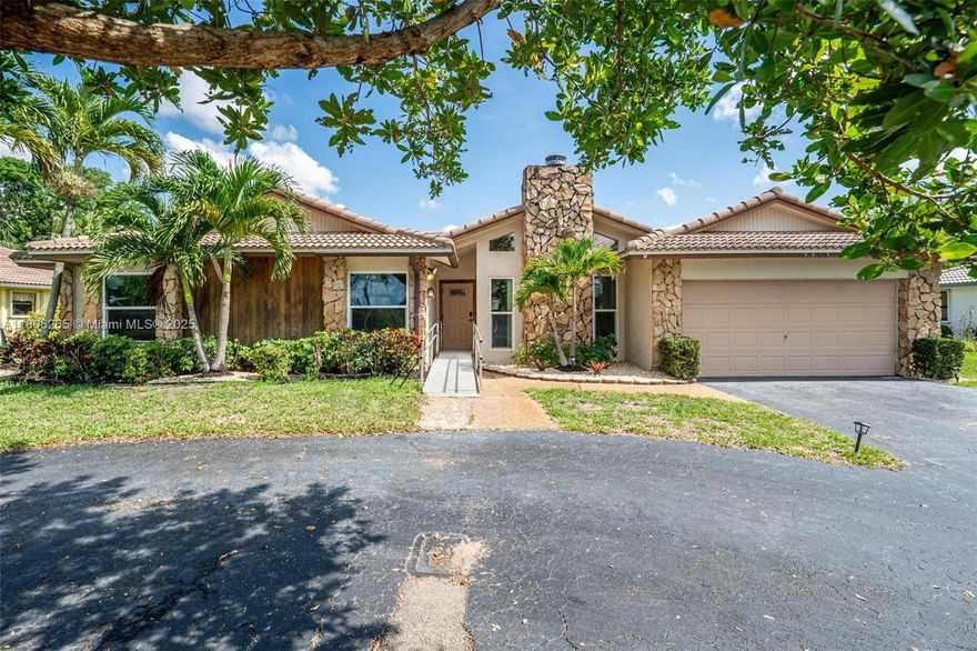 Welcome to your gorgeous home with vaulted high ceiling in the desirable community of Oakwood! Spacious 5 Bedroom, 3 Bathroom Home with Accessible Features. Wide doorways. Single floor- freshly painted, bright move-in ready. Open concept living space flows seamlessly from the gourmet kitchen to a generous room. Roll-in shower and accessible vanities. Beautiful backyard, large pool to create memorable outdoor gatherings! Close to Oakwood Park, close to great shopping, dining & entertainment.