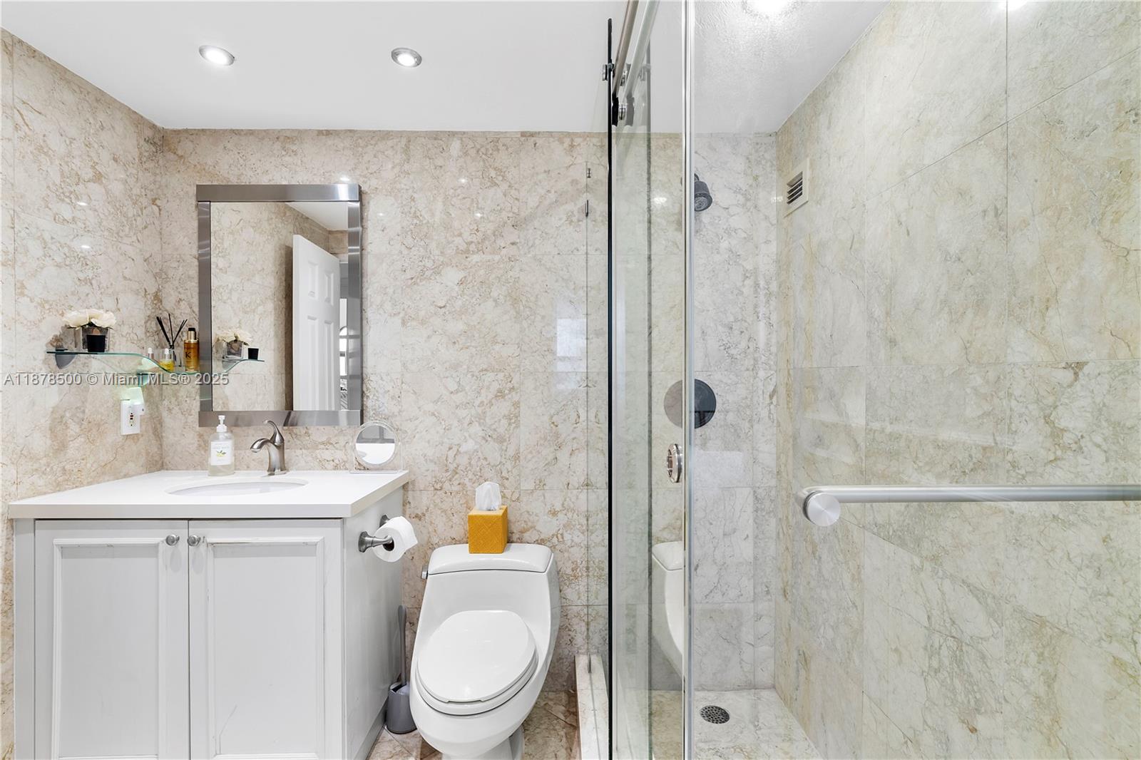 THE PLAZA OF BAL HARBOUR - Residential