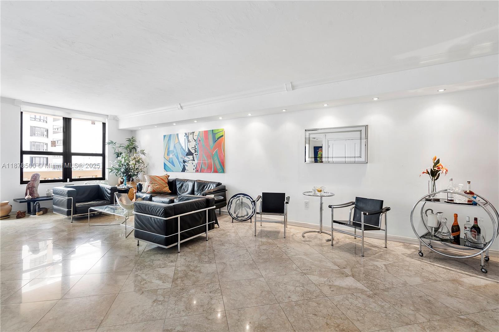 10185 Collins Ave 1210
