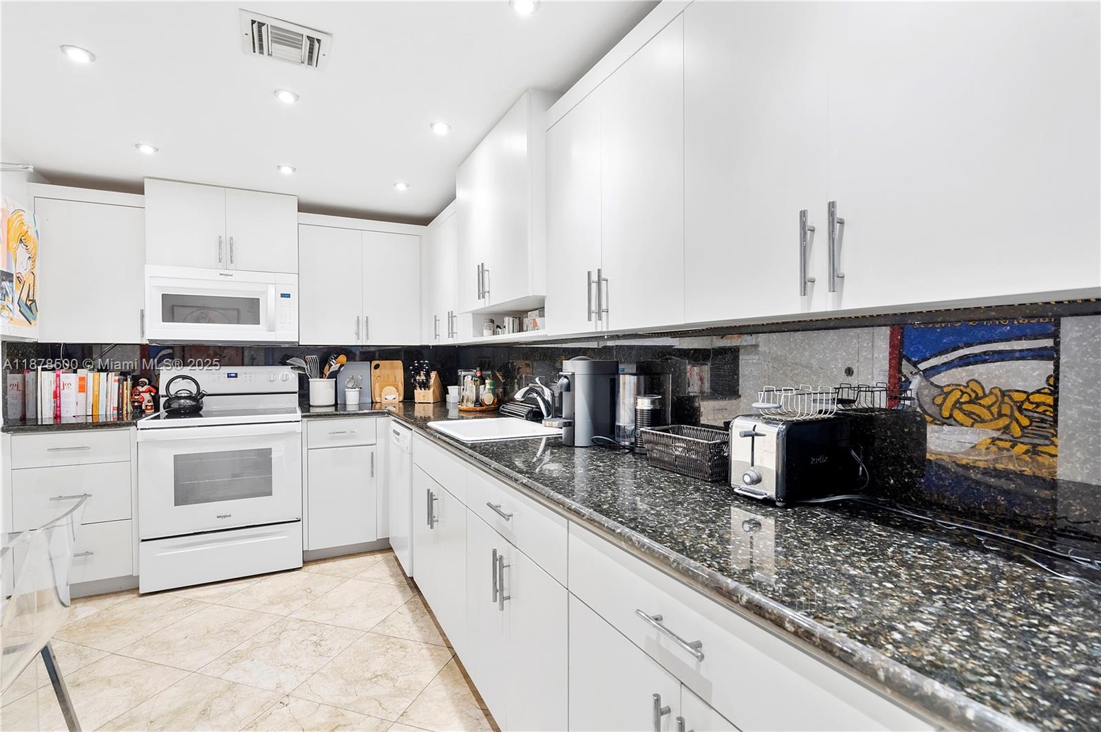 THE PLAZA OF BAL HARBOUR - Residential