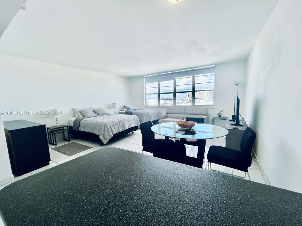 THE DECOPLAGE CONDO - Residential Lease