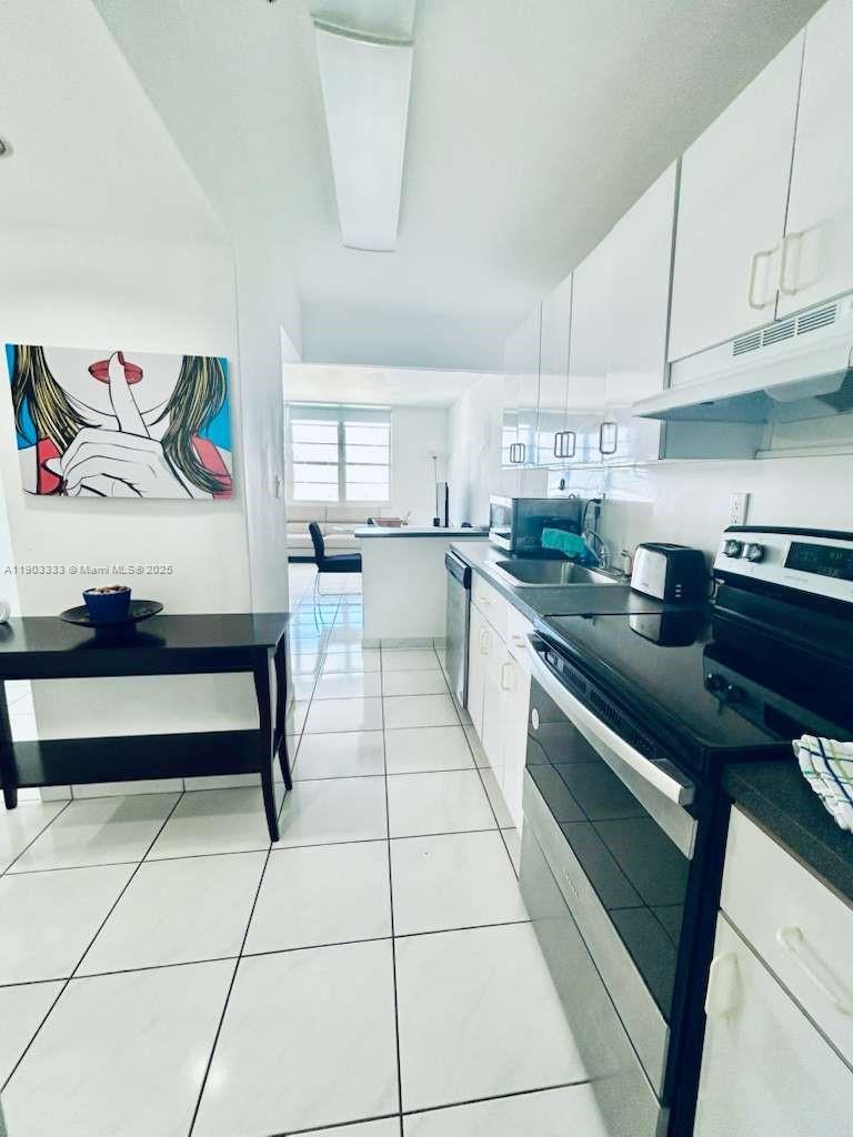 THE DECOPLAGE CONDO - Residential Lease