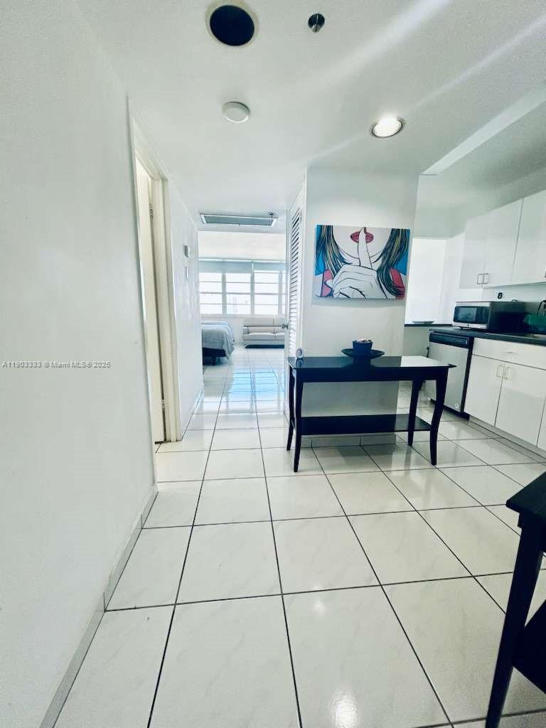 THE DECOPLAGE CONDO - Residential Lease