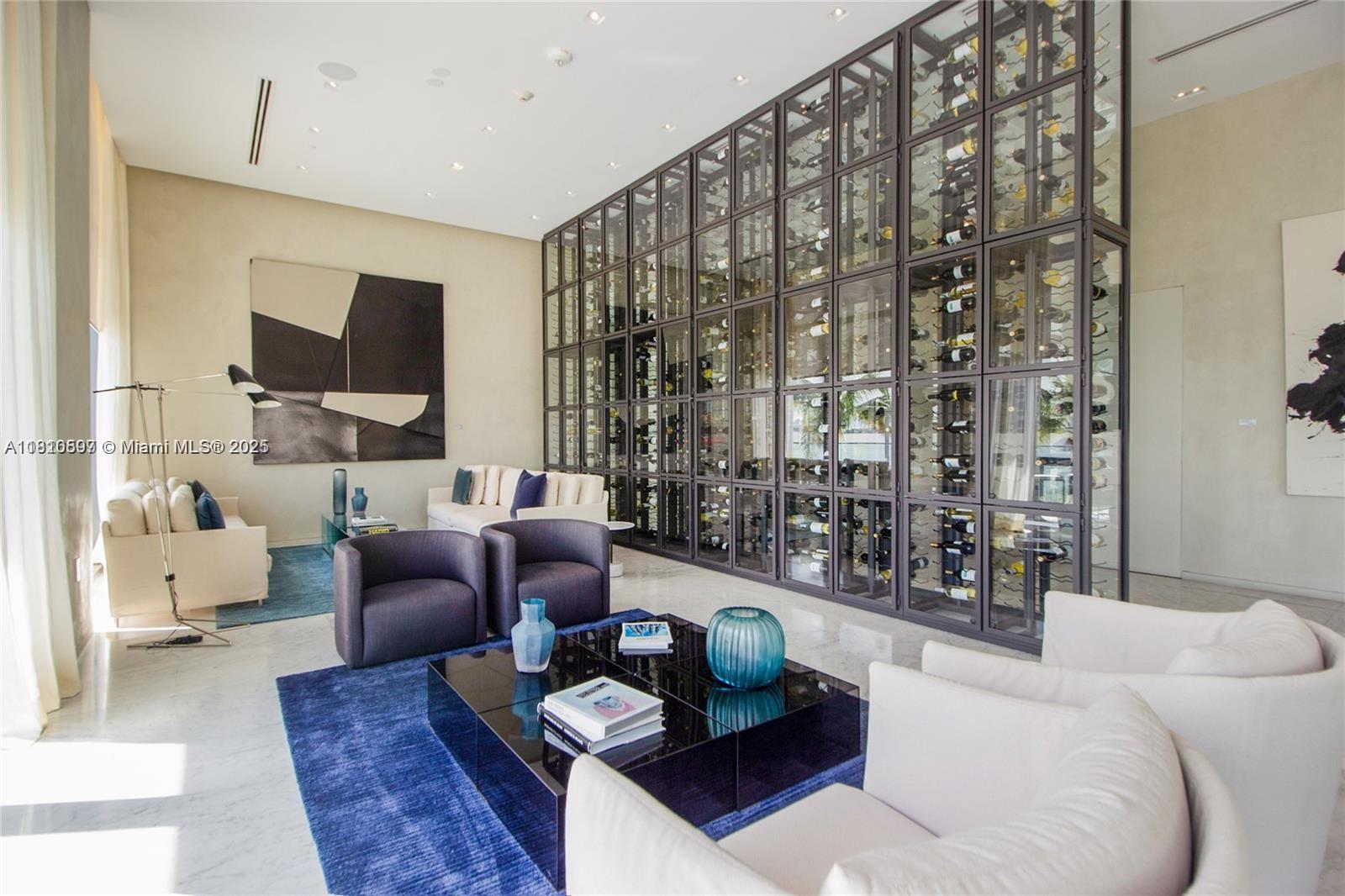 ONE PARAISO CONDO - Residential