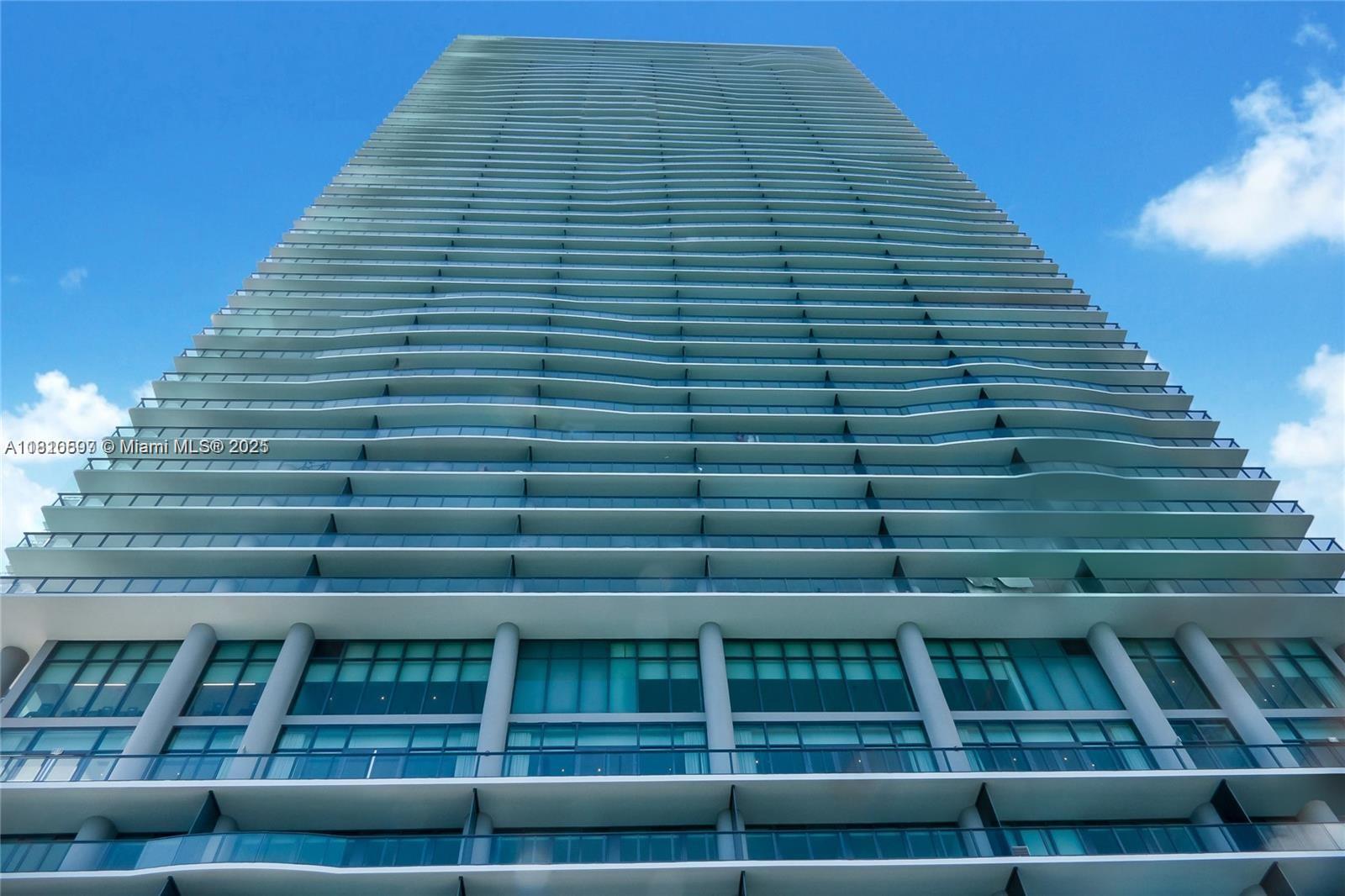 ONE PARAISO CONDO - Residential