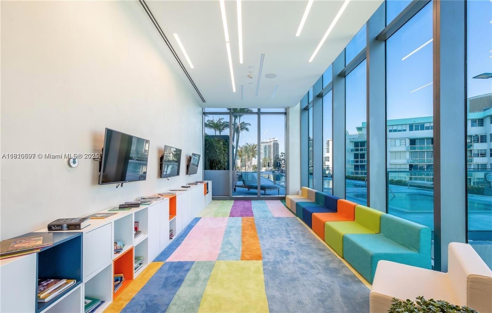 ONE PARAISO CONDO - Residential