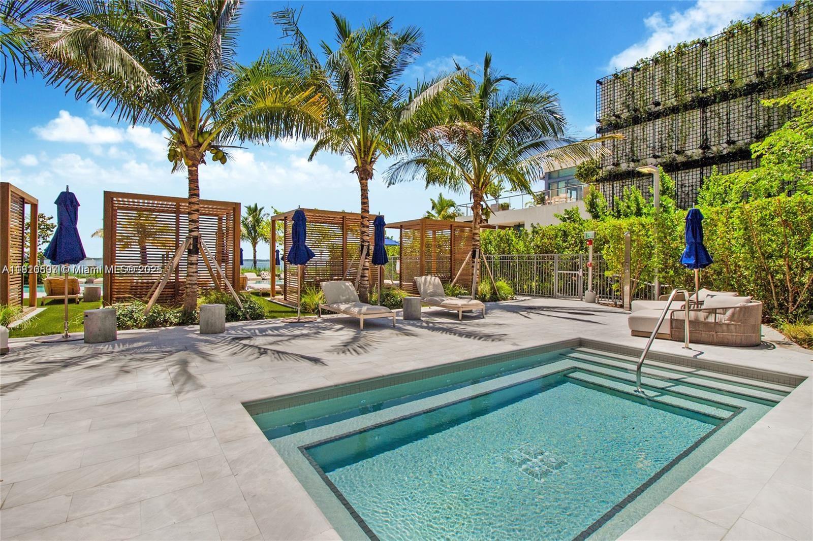 ONE PARAISO CONDO - Residential