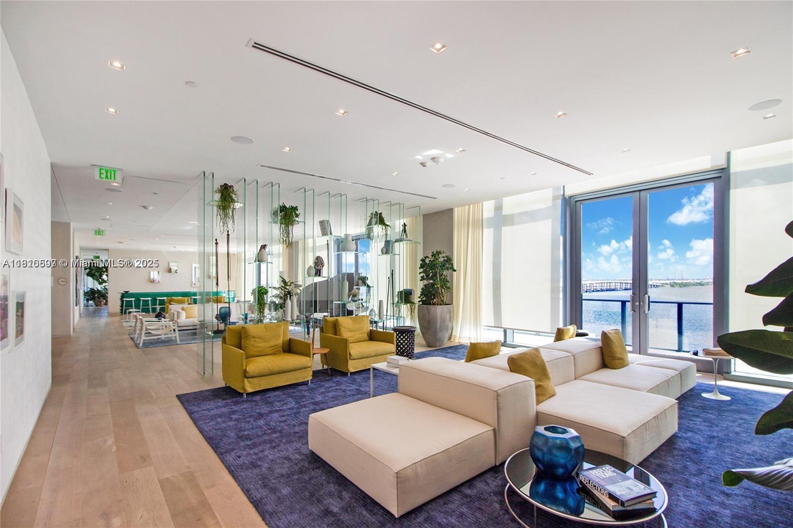 ONE PARAISO CONDO - Residential