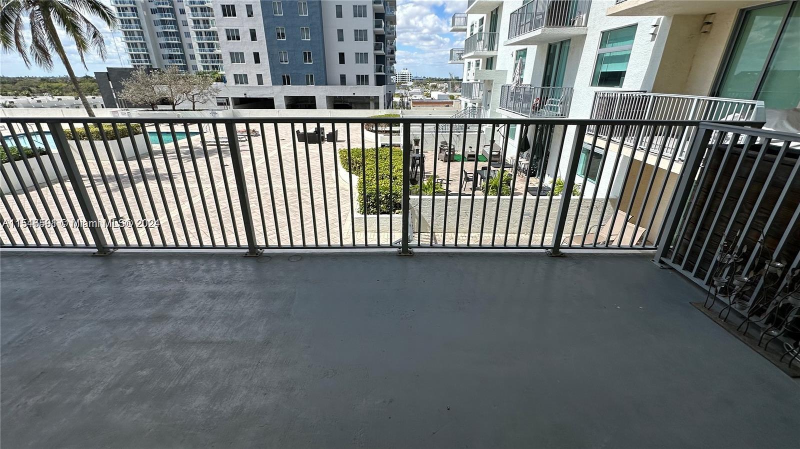 HOLLYWOOD STATION RES CON - Residential Lease