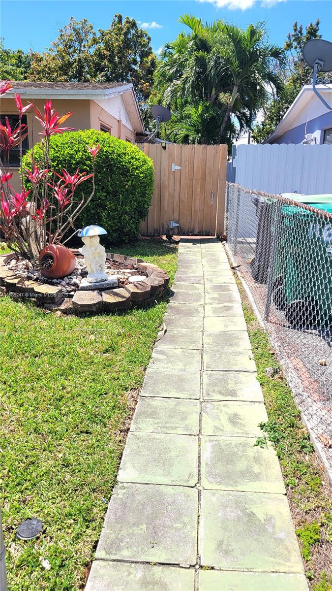 Rental Property at Address Not Disclosed, Miami, Broward County, Florida - Bedrooms: 2 
Bathrooms: 1  - $2,200 MO.