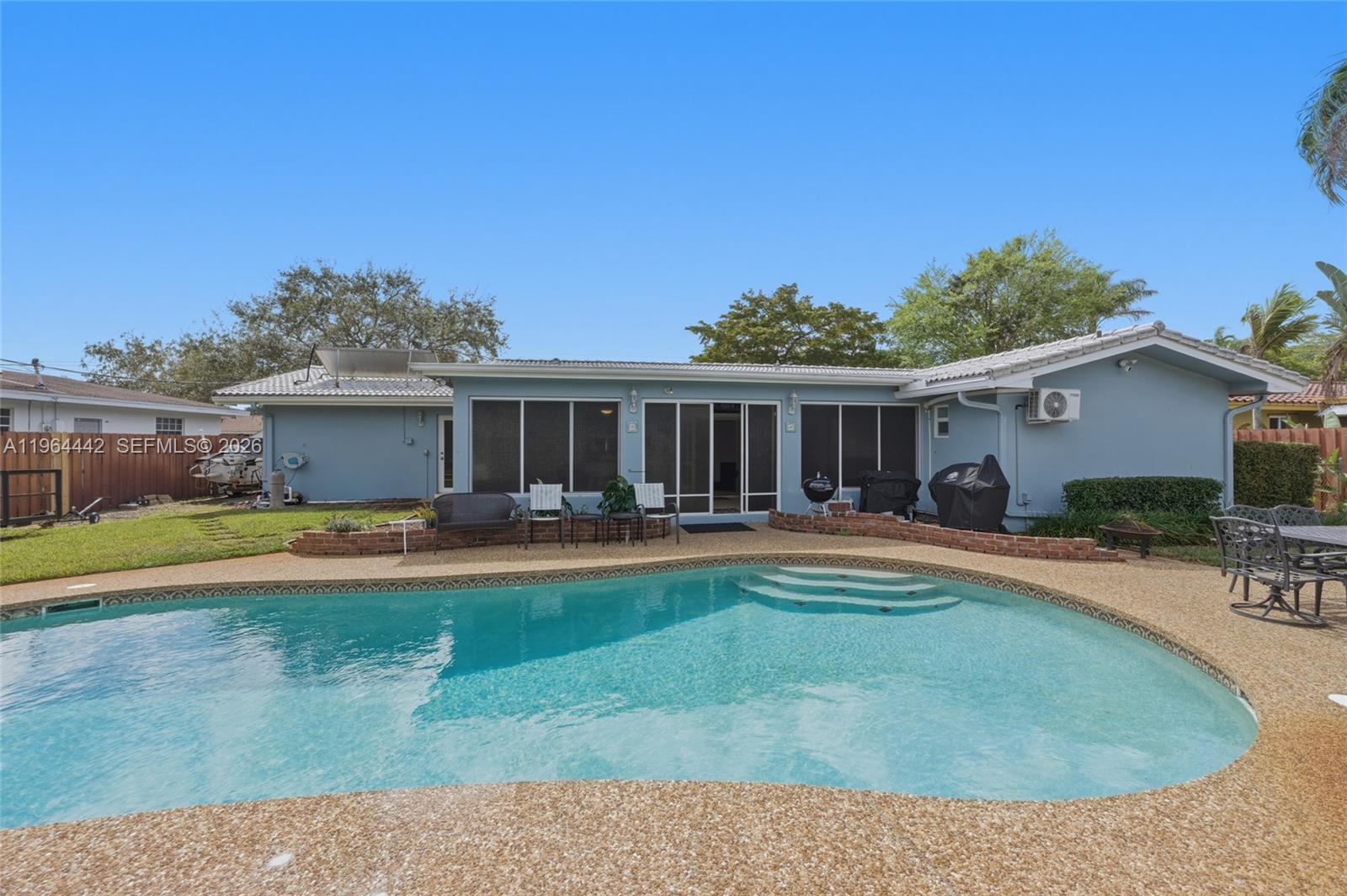 MIRROR LAKE ESTATES SEC F - Residential