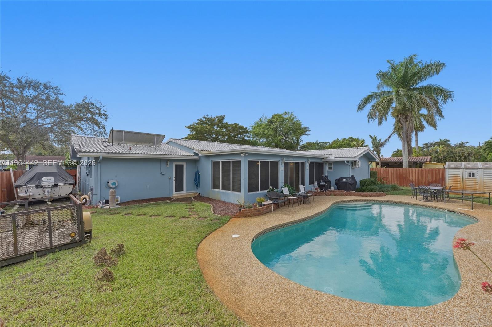 MIRROR LAKE ESTATES SEC F - Residential