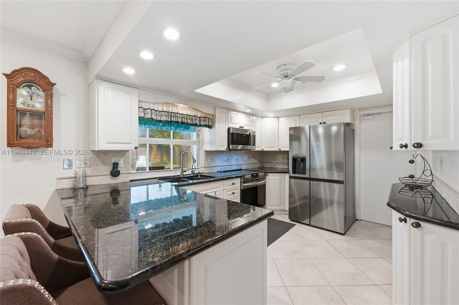 MIRROR LAKE ESTATES SEC F - Residential