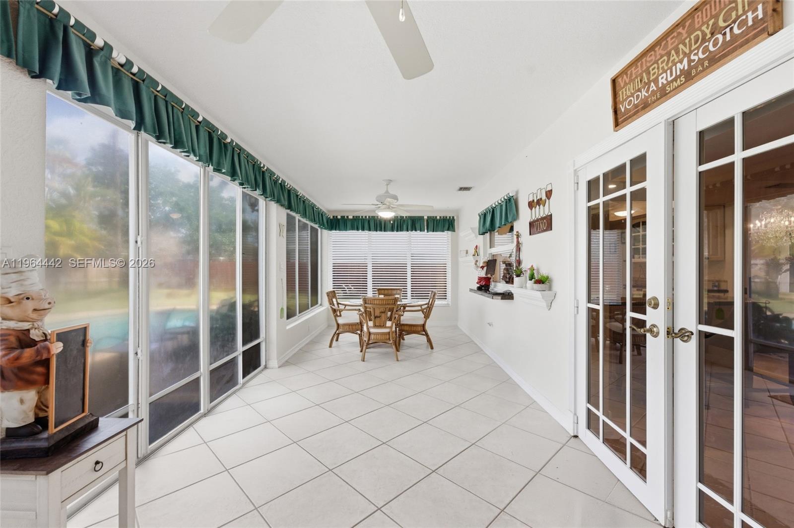 MIRROR LAKE ESTATES SEC F - Residential