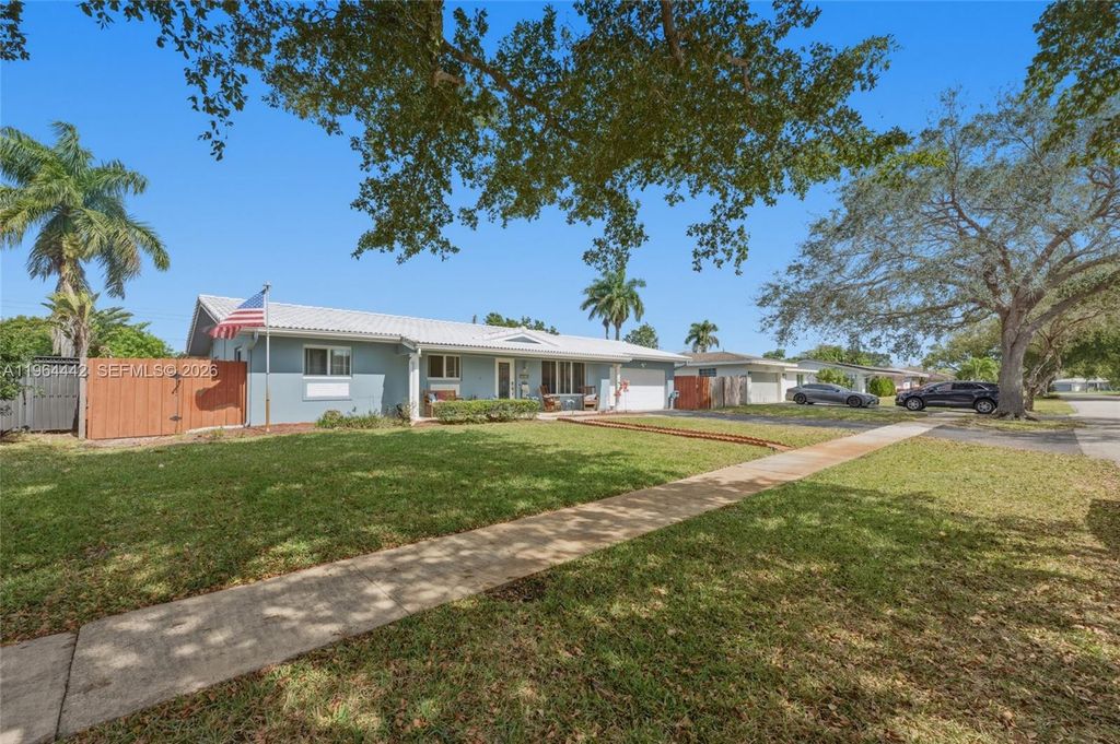 Photo of 7221 NW 10th Ct, Plantation, FL 33313 (MLS # A11964442)