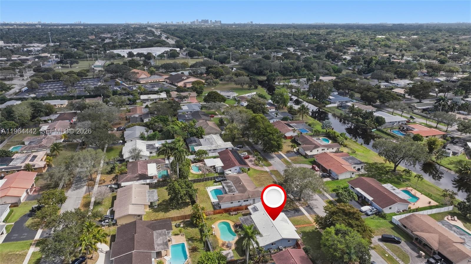 MIRROR LAKE ESTATES SEC F - Residential