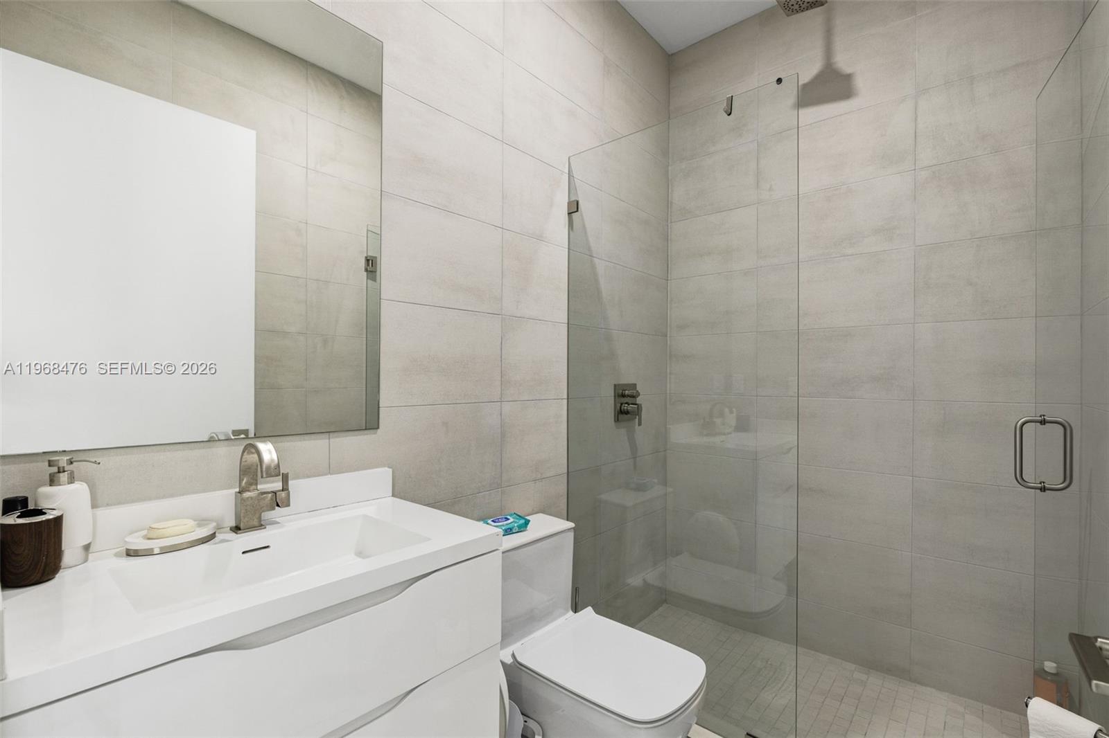 HOLLEMAN PARK PB 8-23 - Residential Lease