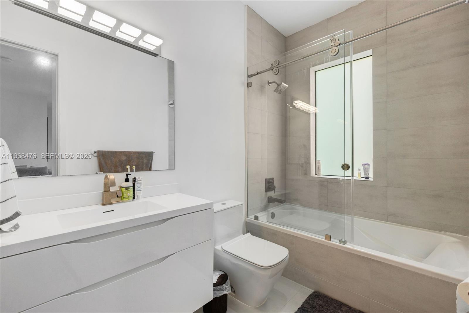 HOLLEMAN PARK PB 8-23 - Residential Lease