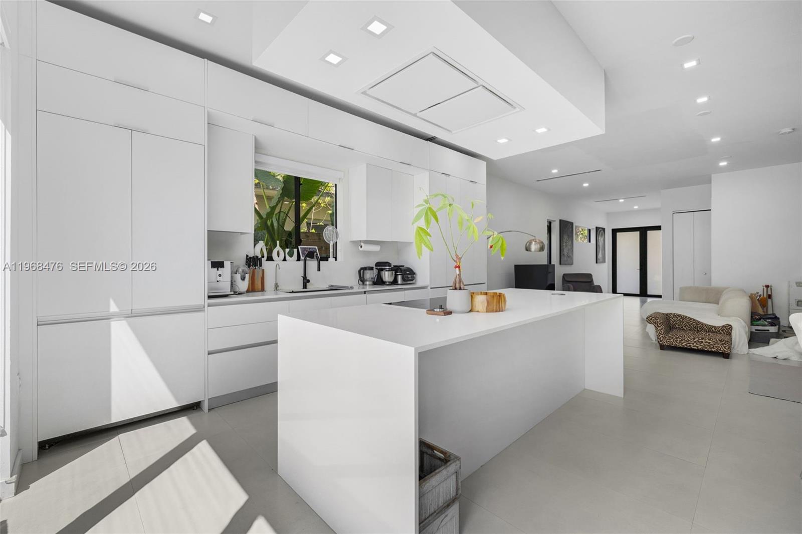 HOLLEMAN PARK PB 8-23 - Residential Lease