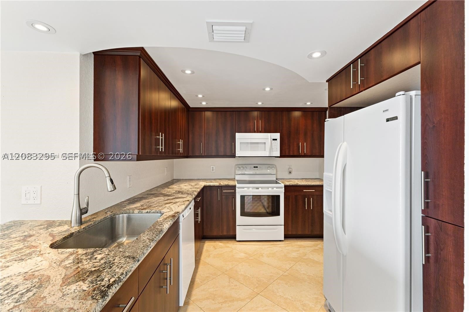 13155 Ixora Ct 905
