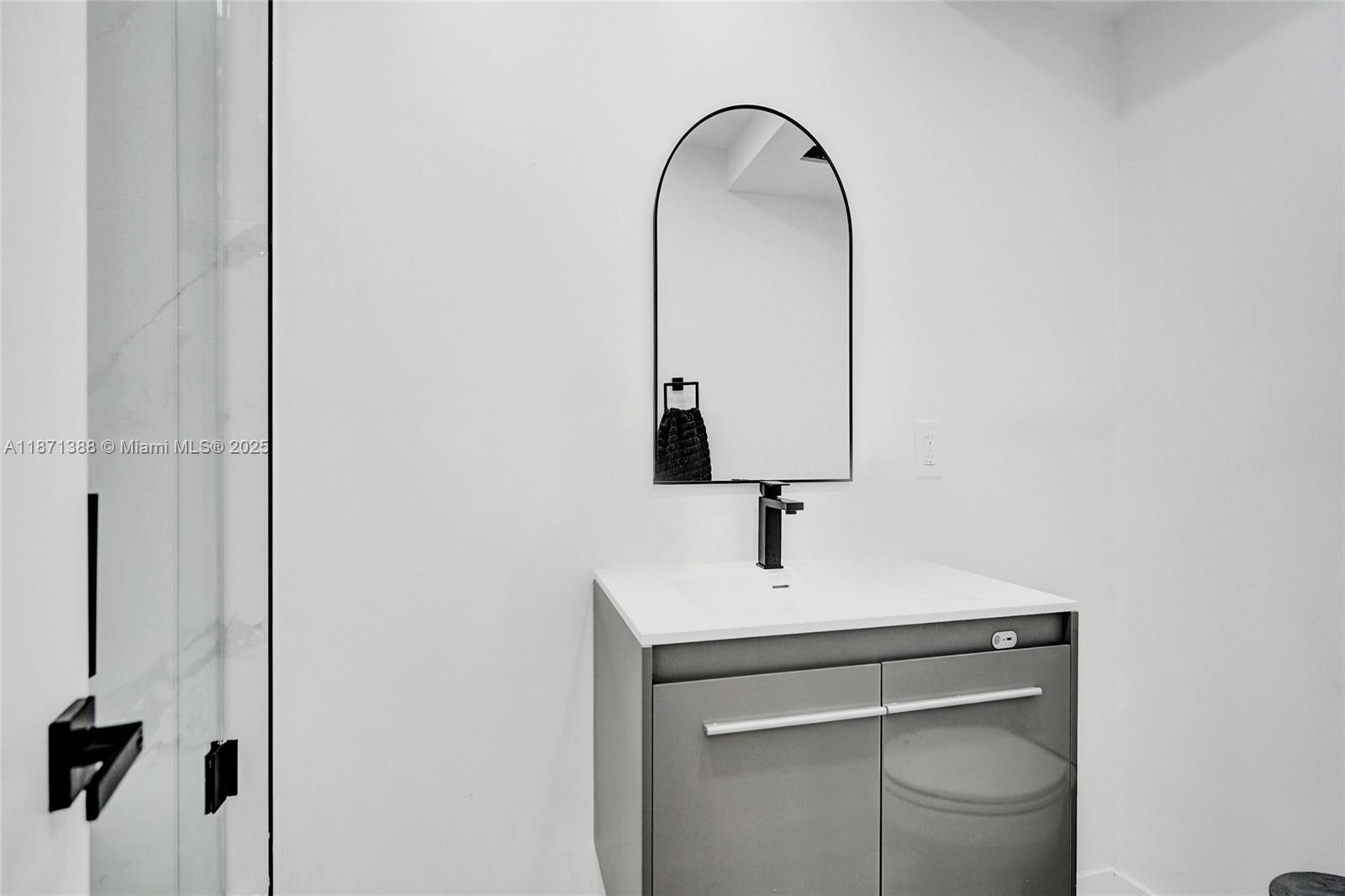 HEMISPHERES CONDO - Residential Lease