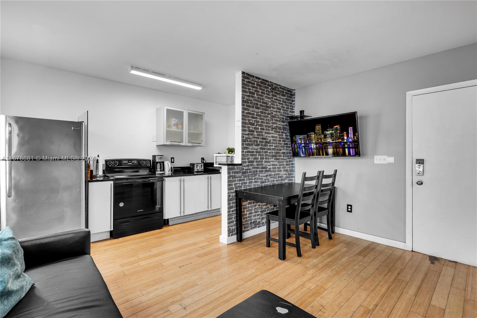 1512 Washington Ave 203