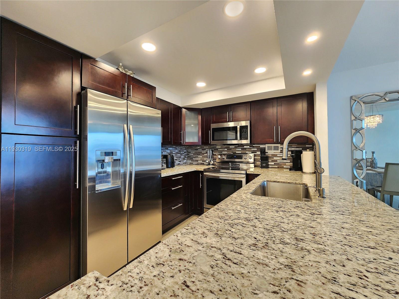 ALEXANDER TOWERS CONDO - Residential