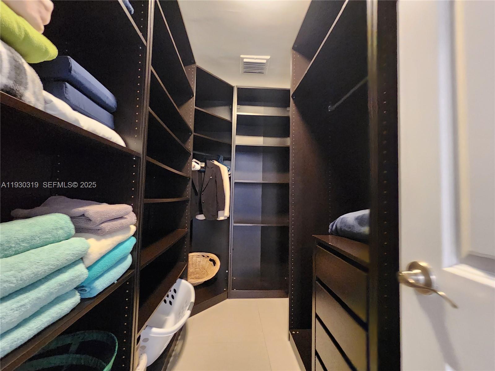 ALEXANDER TOWERS CONDO - Residential