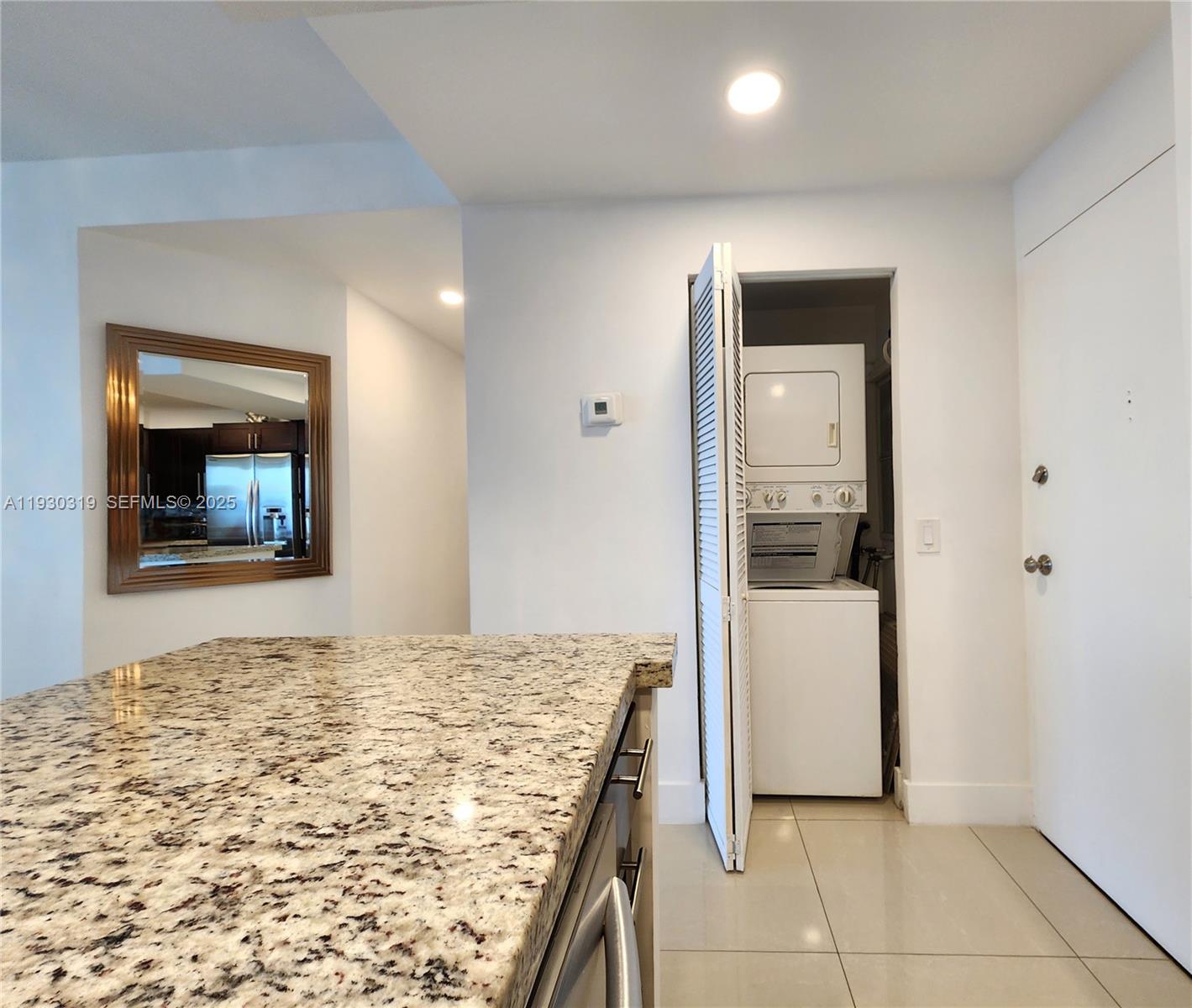 ALEXANDER TOWERS CONDO - Residential