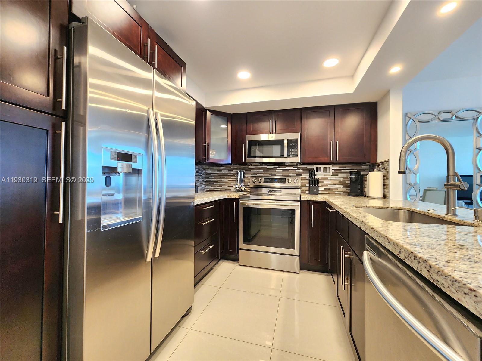 3505 S Ocean Dr PH06 aka 1506