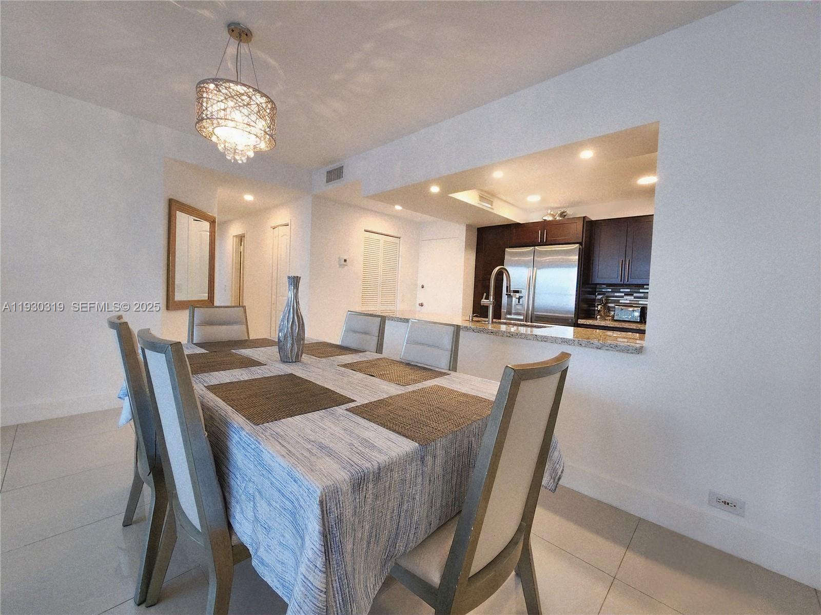 ALEXANDER TOWERS CONDO - Residential