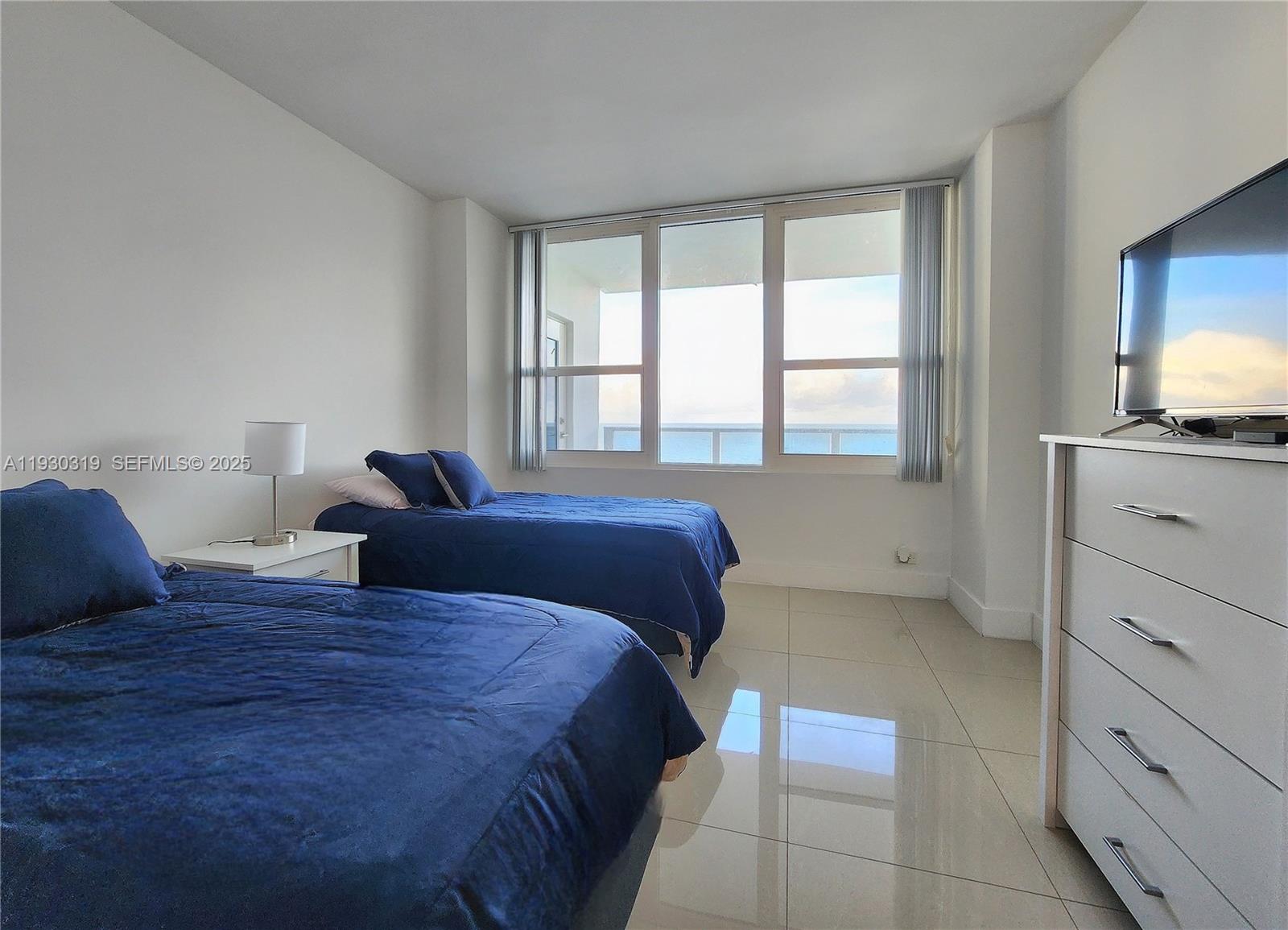 ALEXANDER TOWERS CONDO - Residential