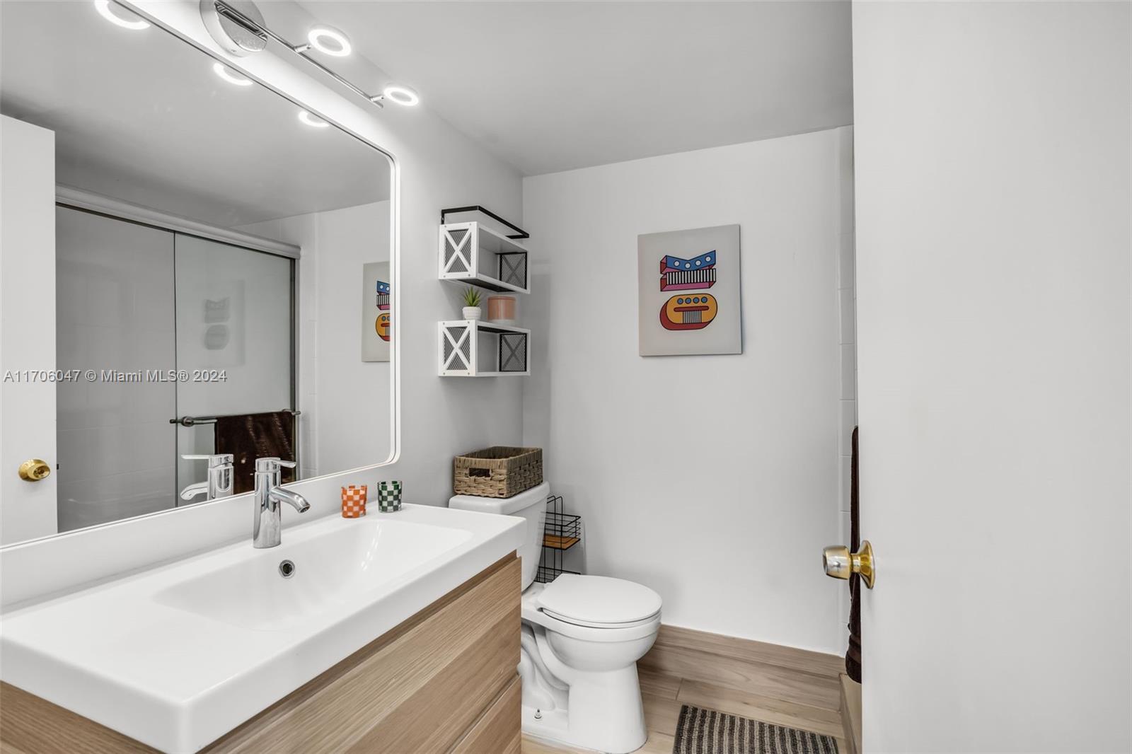 HAMPTON ON WASHINGTON AV - Residential