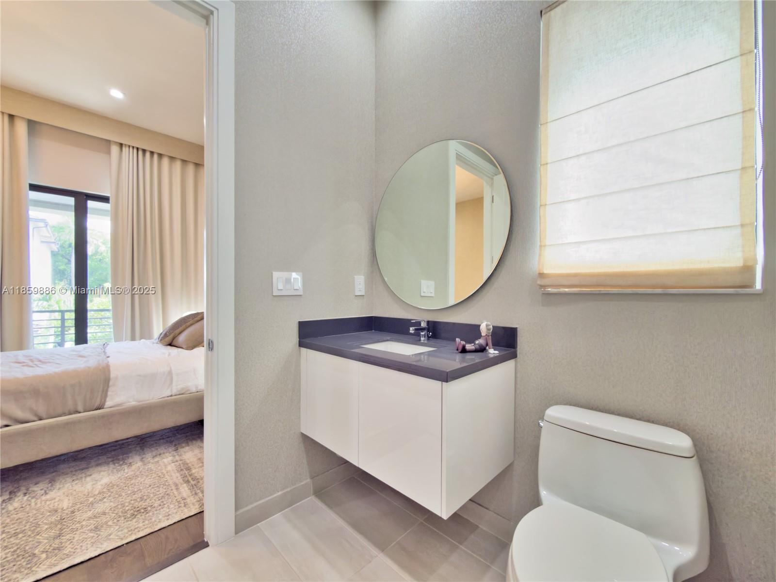 DOWNTOWN DORAL SOUTH PHAS - Residential