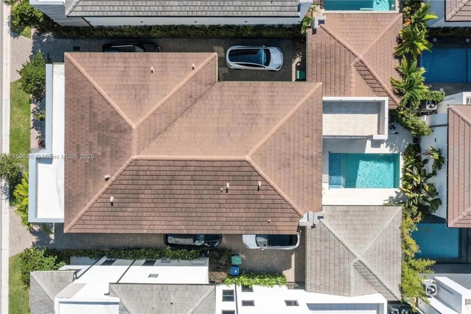 DOWNTOWN DORAL SOUTH PHAS - Residential