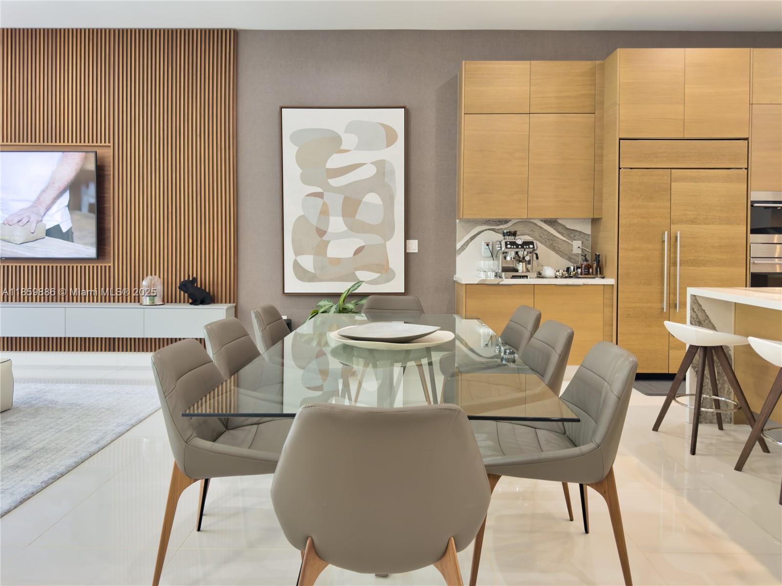 DOWNTOWN DORAL SOUTH PHAS - Residential