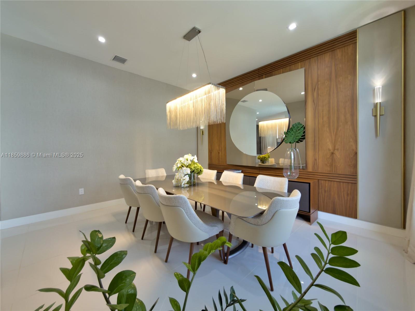 DOWNTOWN DORAL SOUTH PHAS - Residential