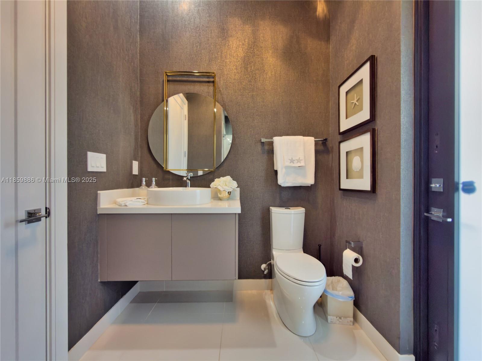 DOWNTOWN DORAL SOUTH PHAS - Residential