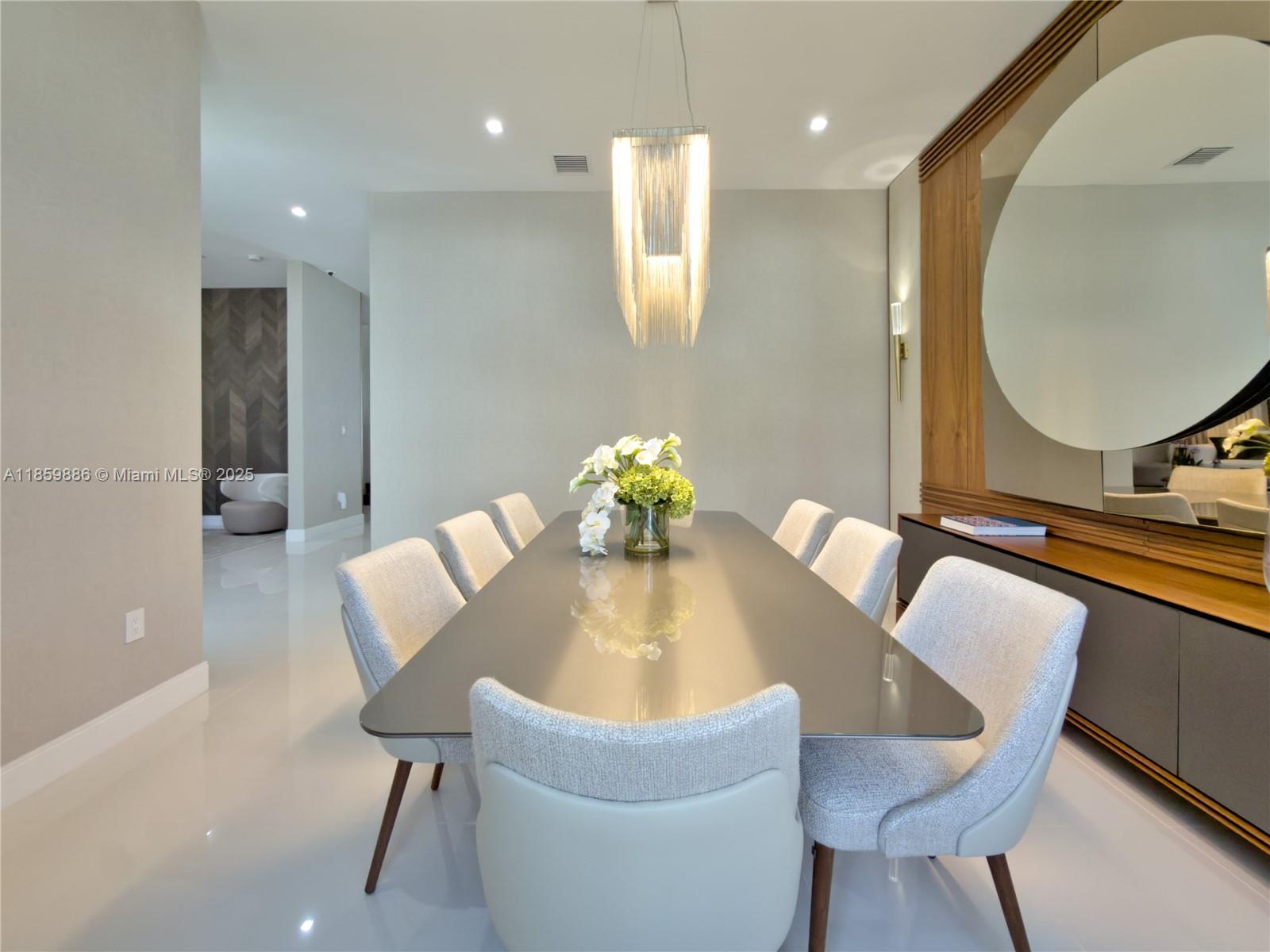 DOWNTOWN DORAL SOUTH PHAS - Residential