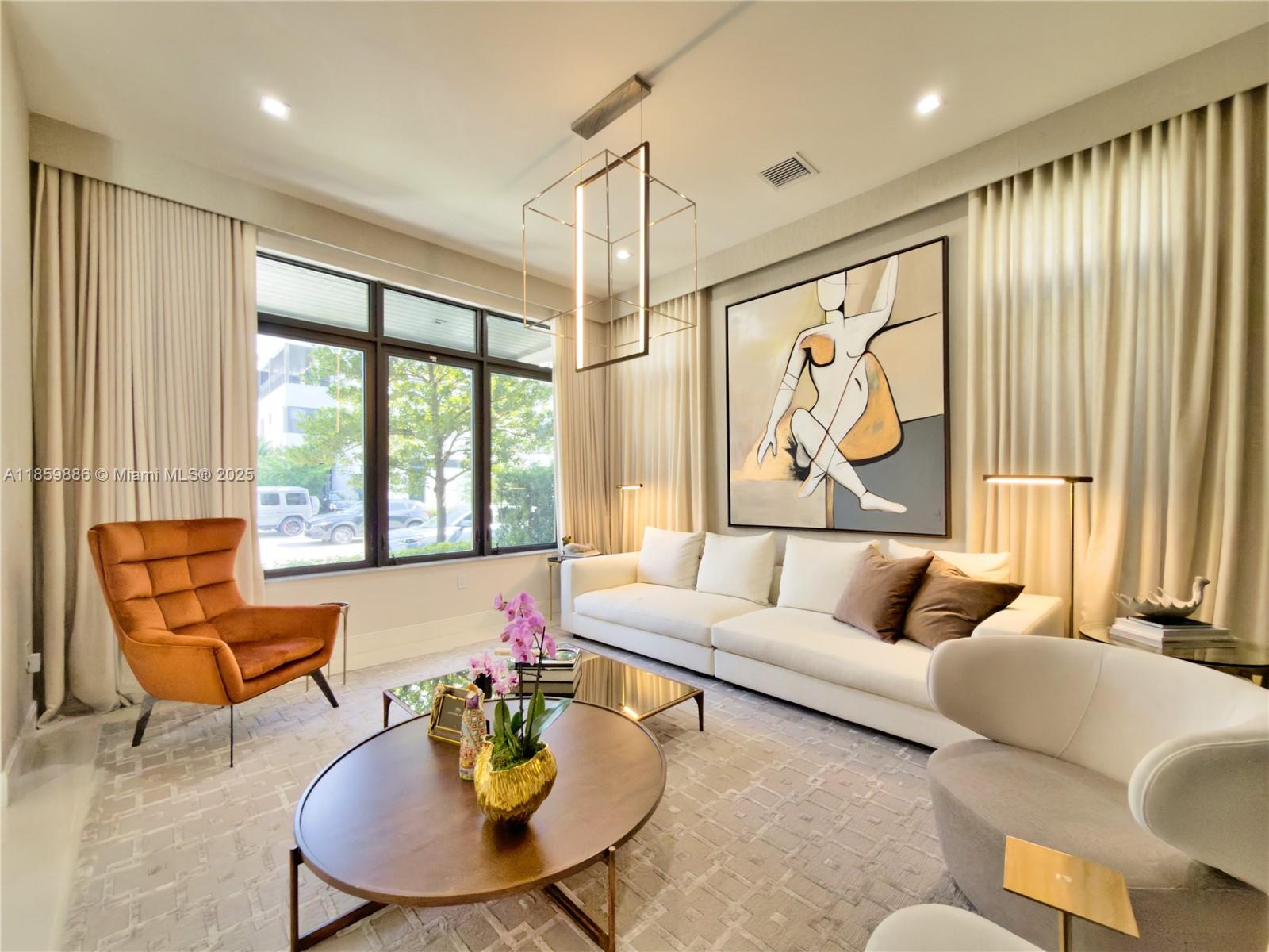 DOWNTOWN DORAL SOUTH PHAS - Residential