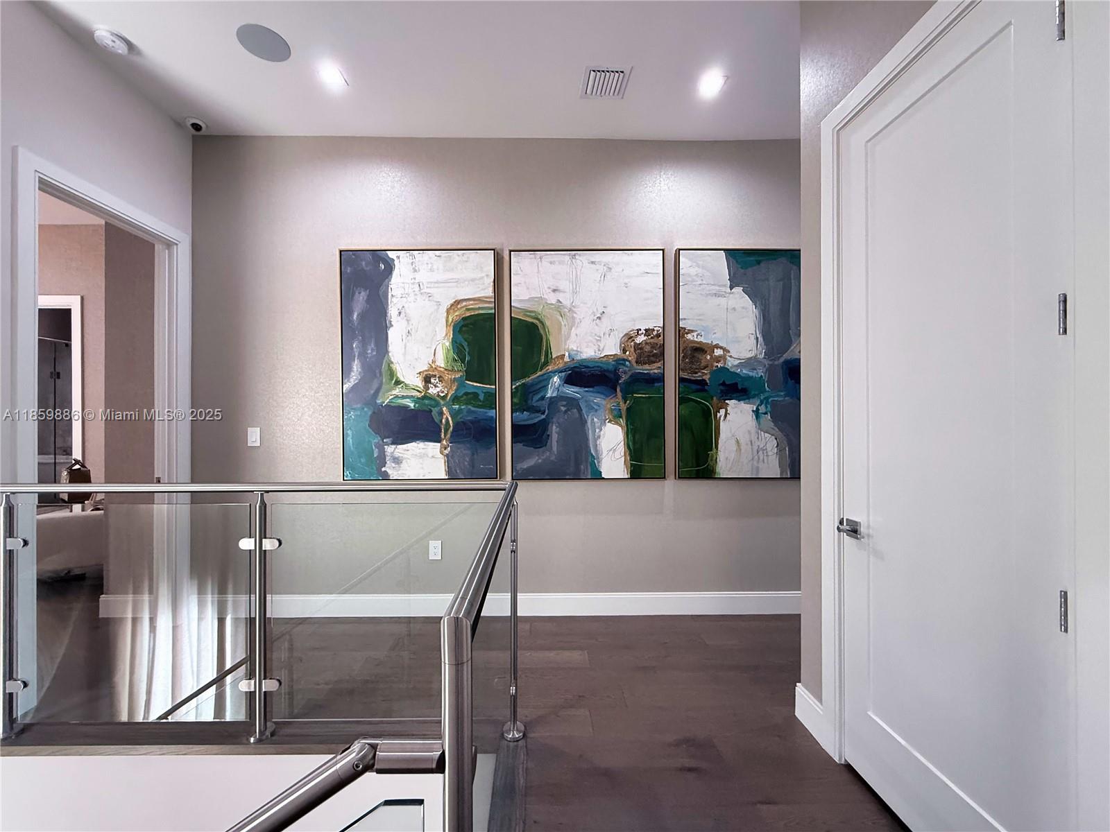 DOWNTOWN DORAL SOUTH PHAS - Residential