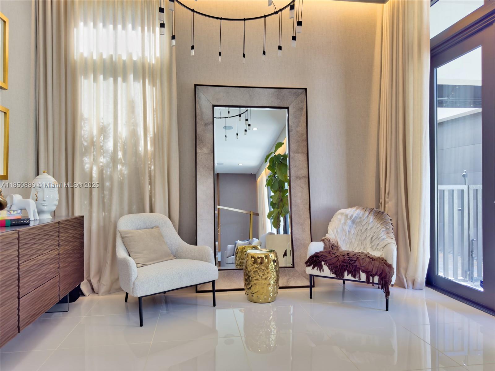 DOWNTOWN DORAL SOUTH PHAS - Residential