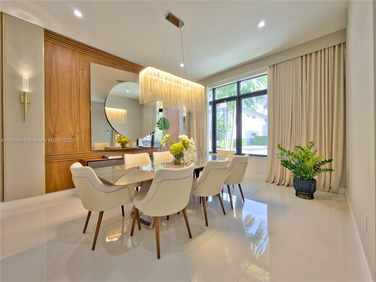 DOWNTOWN DORAL SOUTH PHAS - Residential