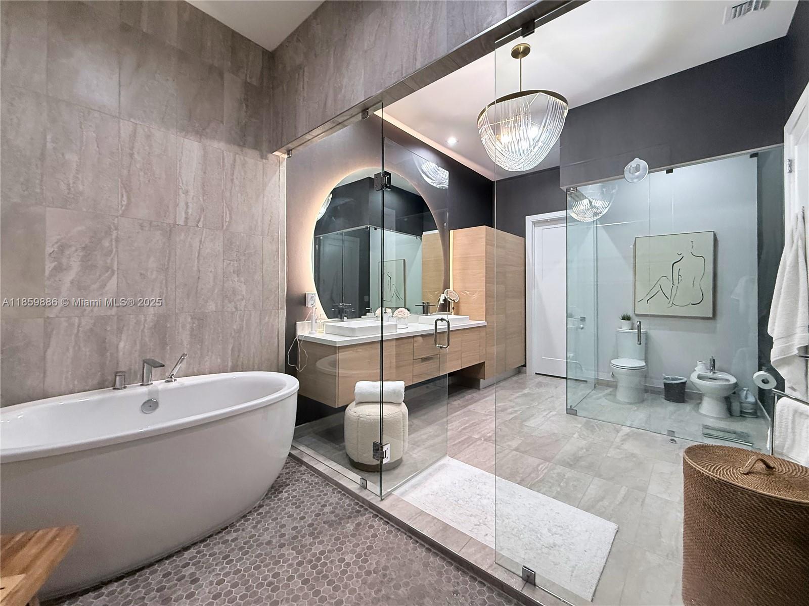 DOWNTOWN DORAL SOUTH PHAS - Residential