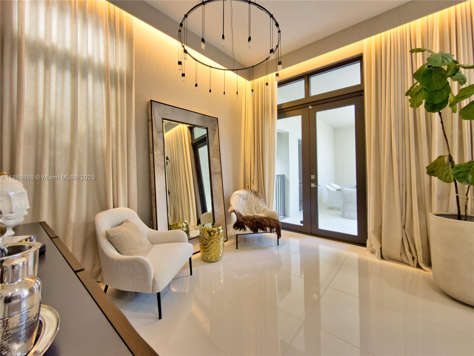 DOWNTOWN DORAL SOUTH PHAS - Residential