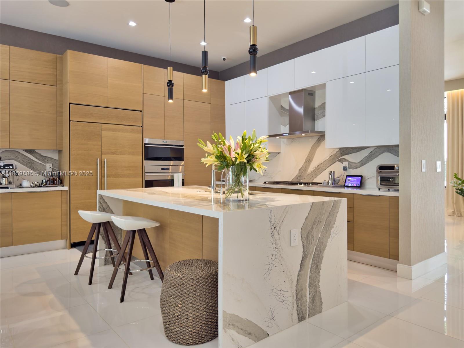 DOWNTOWN DORAL SOUTH PHAS - Residential