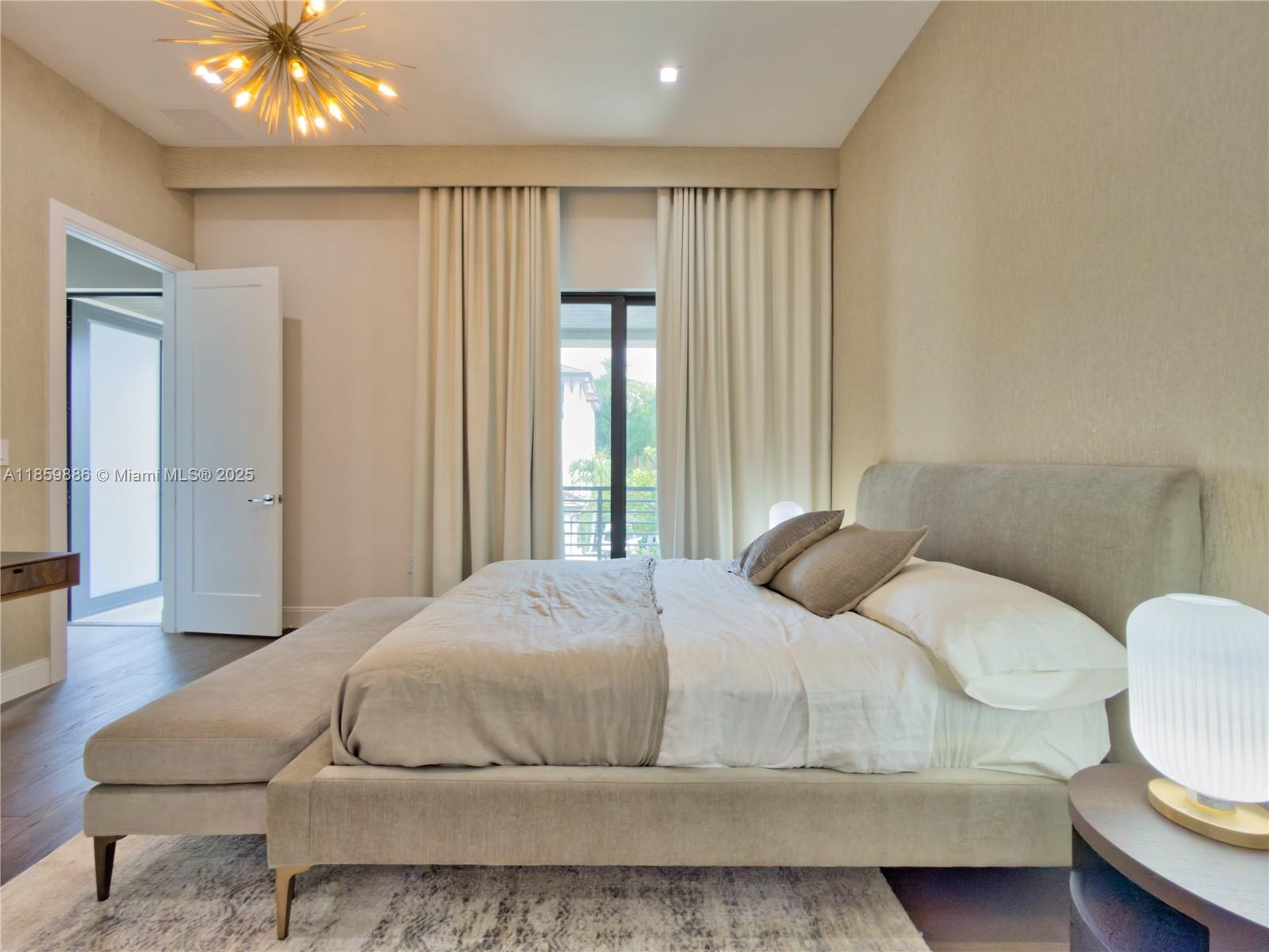 DOWNTOWN DORAL SOUTH PHAS - Residential