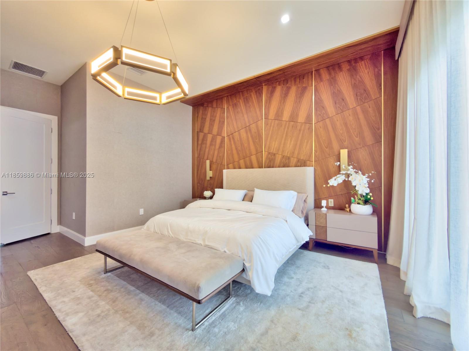 DOWNTOWN DORAL SOUTH PHAS - Residential